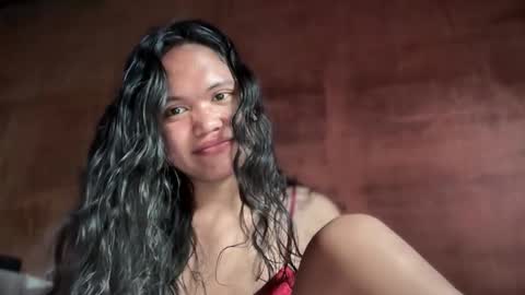 Snapshot of leora_luna chatting on 01/15/26, 04:06 Jenn online show from 01/15/26, 04:06