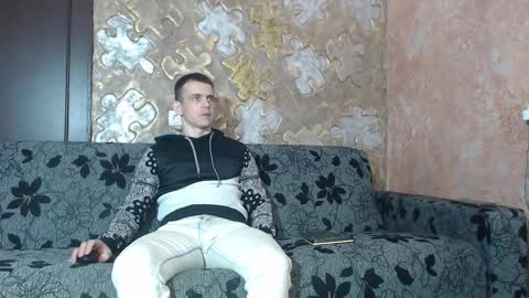 Snapshot of leoroman chatting on 10/23/25, 10:14 leoroman online show from 10/23/25, 10:14