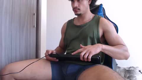 leostorm25 online show from 02/04/26, 09:31