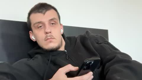 Snapshot of leox015 chatting on 04/12/26, 09:25 Leoox online show from 04/12/26, 09:25