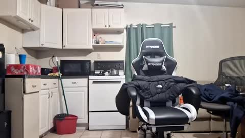 Snapshot of leppard6148 chatting on 12/04/24, 11:19 Keith online show from 12/04/24, 11:19