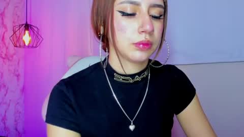 Snapshot of leri_rose_ chatting on 06/27/26, 12:22 online show from 06/27/26, 12:22