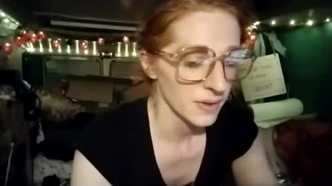Snapshot of lesleygumgrass chatting on 06/11/26, 01:38 LesleyGumGrass- The Boring Trans girl online show from 06/11/26, 01:38