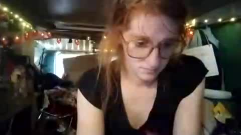 Snapshot of lesleygumgrass chatting on 06/15/26, 03:58 LesleyGumGrass- The Boring Trans girl online show from 06/15/26, 03:58