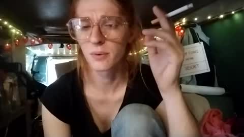 Snapshot of lesleygumgrass chatting on 06/16/26, 04:09 LesleyGumGrass- The Boring Trans girl online show from 06/16/26, 04:09