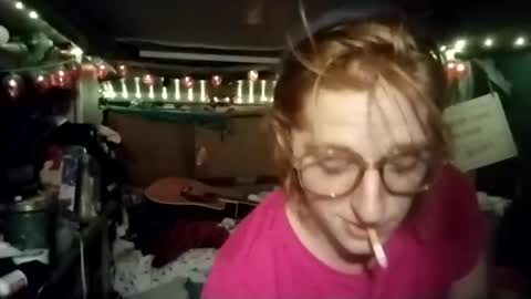 Snapshot of lesleygumgrass chatting on 07/13/26, 04:15 LesleyGumGrass- The Boring Trans girl online show from 07/13/26, 04:15
