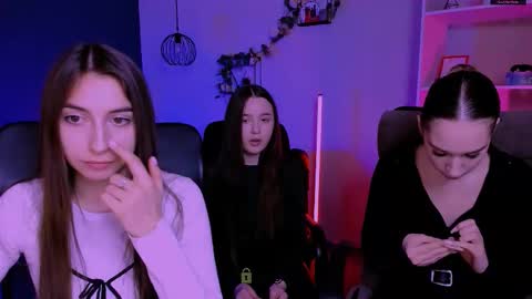 leslie_bird online show from 03/12/26, 10:10