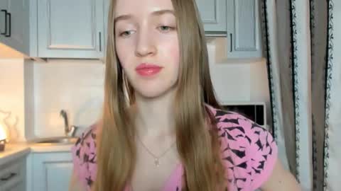  LESLIE   online show from 10/30/25, 07:14