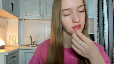  LESLIE   online show from 11/07/25, 10:15