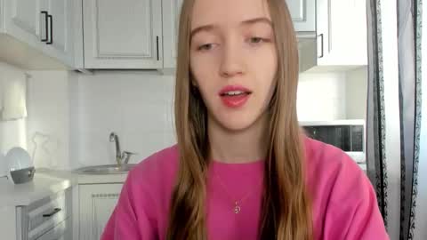  LESLIE   online show from 11/23/25, 08:03