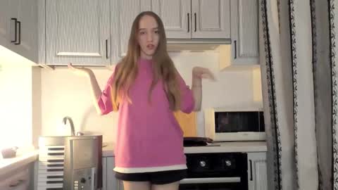  LESLIE   online show from 12/13/25, 07:53