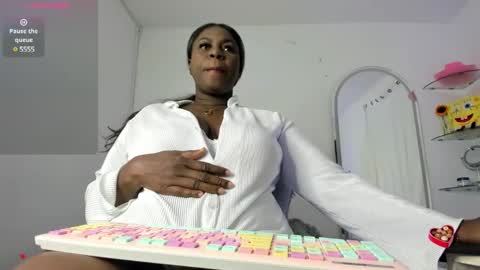 lesliee_brownn online show from 12/10/24, 10:17