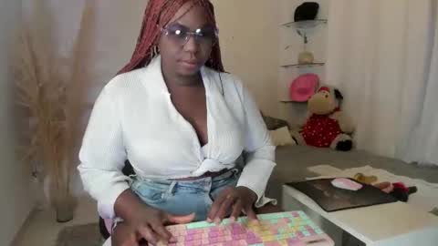 lesliee_brownn online show from 06/04/26, 09:04