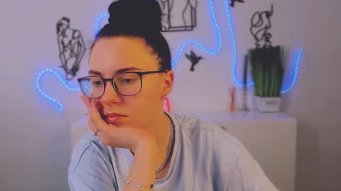 Snapshot of lesly_chilli chatting on 02/07/26, 08:18 lesly_chilli online show from 02/07/26, 08:18