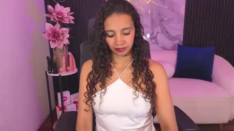 Lesly  online show from 09/24/25, 04:27