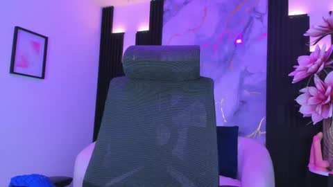 Lesly  online show from 09/30/25, 03:44