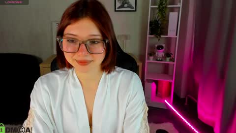 Snapshot of lessi_grace chatting on 04/20/26, 12:57 Lessi online show from 04/20/26, 12:57