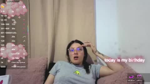 Snapshot of lessliee chatting on 05/19/26, 07:37 lessliee online show from 05/19/26, 07:37
