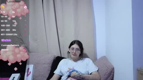 Snapshot of lessliee chatting on 06/28/26, 08:42 lessliee online show from 06/28/26, 08:42