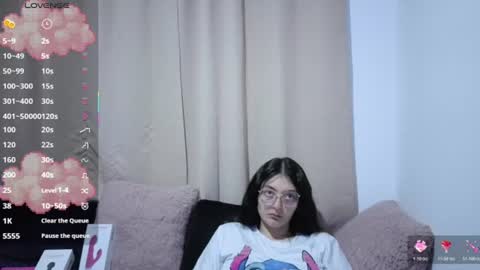 Snapshot of lessliee chatting on 07/04/26, 07:25 lessliee online show from 07/04/26, 07:25