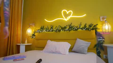 Lessy online show from 11/28/25, 03:20