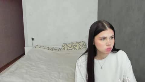 Snapshot of let_me_seee chatting on 02/18/25, 04:48 Fiona online show from 02/18/25, 04:48