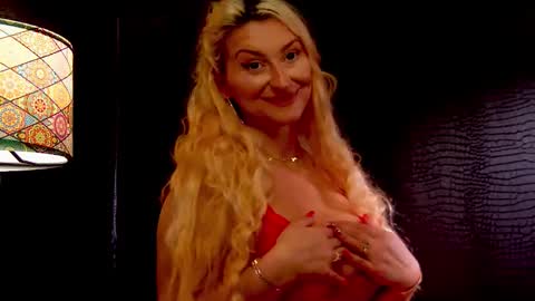 leticiareys online show from 11/22/25, 06:51