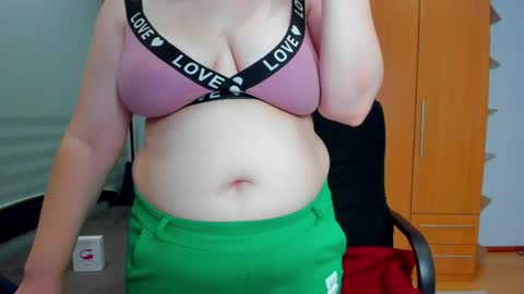 Naomi online show from 06/06/26, 07:46