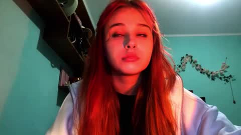 Lola online show from 04/28/26, 08:03