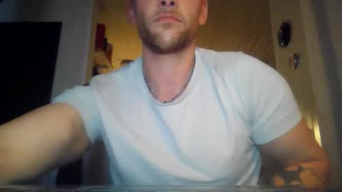 Snapshot of levaithen369 chatting on 04/01/26, 07:44 levaithen369 online show from 04/01/26, 07:44