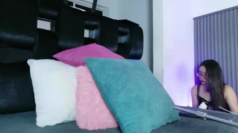Snapshot of levana1 chatting on 05/05/26, 11:13 levana1 online show from 05/05/26, 11:13