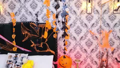 LexaDeRuso online show from 10/27/25, 03:10