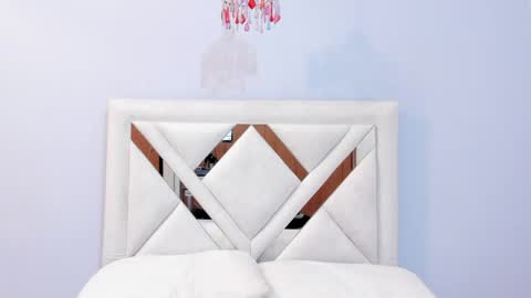 Gabrielle online show from 04/12/26, 11:04