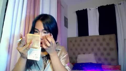 lexi_foru online show from 11/30/25, 02:54