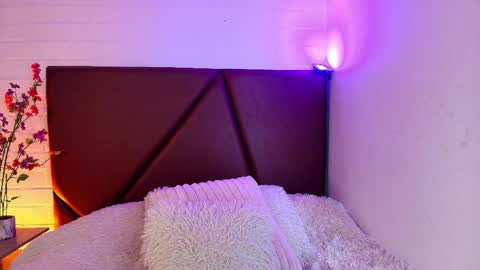 Lexi Howard  online show from 04/08/26, 04:56