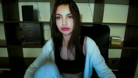 Alexia online show from 01/24/25, 05:21