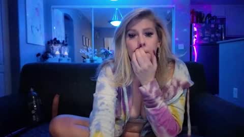 Lexi online show from 11/14/25, 05:28