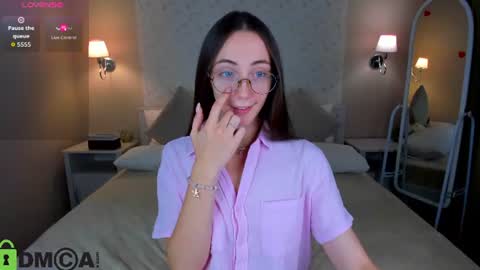 Snapshot of lexi_split chatting on 07/17/26, 05:58 Lexi GTM2 MonWedThurSatSun 1000am-400pm online show from 07/17/26, 05:58