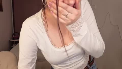 Vicki online show from 12/14/25, 05:40