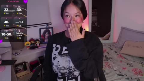 Lexie Thompson   8pm  0000am -5 online show from 11/04/25, 12:21