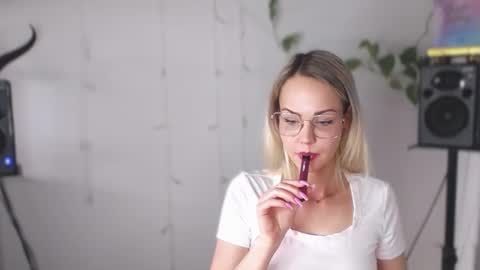 Lexie online show from 01/07/25, 11:26