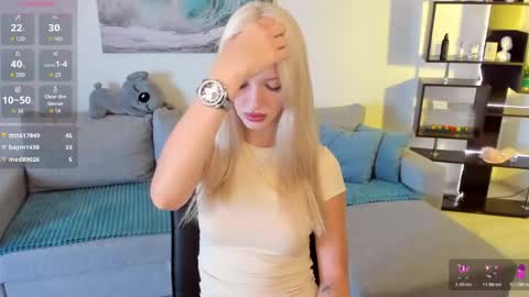 Snapshot of lexieblonde chatting on 06/10/26, 06:01 lexieblonde online show from 06/10/26, 06:01