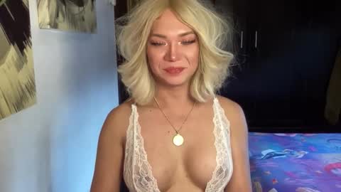 lexiesmith_ online show from 10/01/25, 12:49