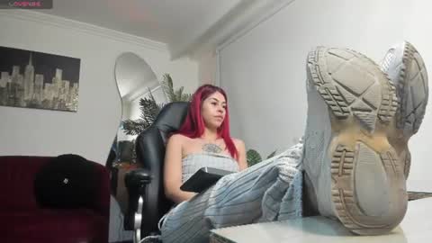 Snapshot of lexietaylor chatting on 06/22/26, 11:51 Lexie online show from 06/22/26, 11:51