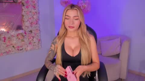 Lexie  online show from 04/16/26, 07:36