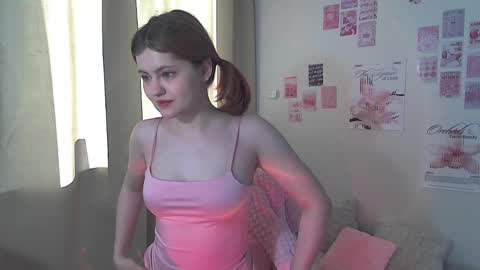 Snapshot of lexiie_fox chatting on 04/15/26, 12:01 lexiie fox online show from 04/15/26, 12:01