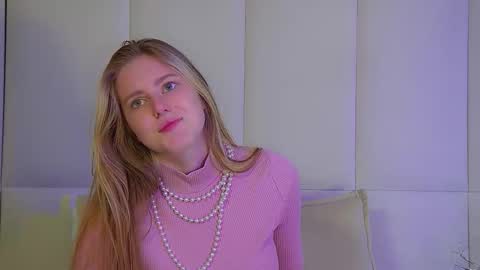 Snapshot of lexireadway chatting on 09/16/25, 06:25 Lexi online show from 09/16/25, 06:25