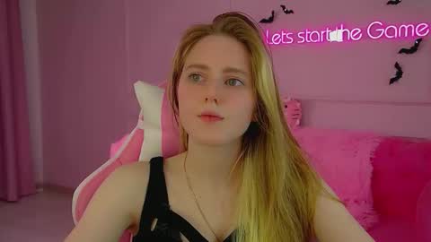 Snapshot of lexireadway chatting on 10/18/25, 06:30 Lexi online show from 10/18/25, 06:30