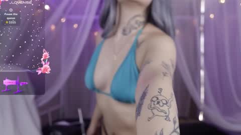 lexirouge           online show from 02/09/26, 05:50