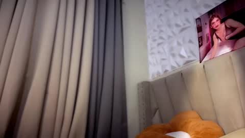 Snapshot of lexisdior chatting on 10/26/25, 07:20 Naturaly Born Goddess Ms. kendall online show from 10/26/25, 07:20